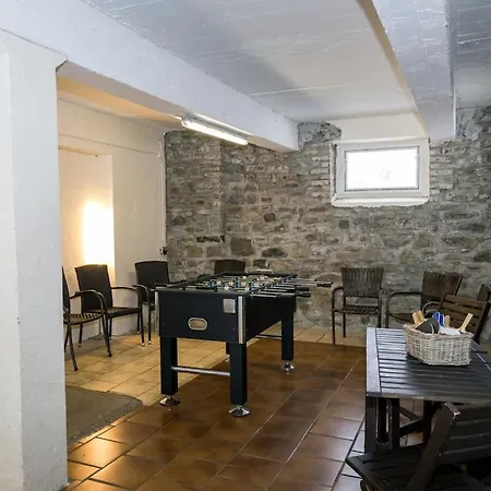 Holiday home With 8 Bedrooms