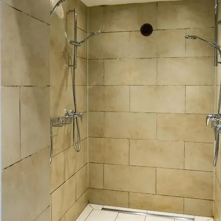 Holiday home With 8 Bedrooms