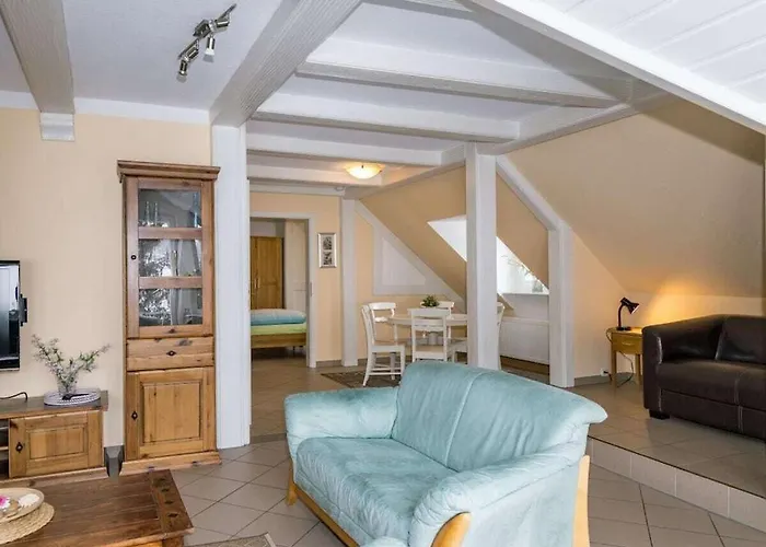 With 8 Bedrooms Semesterbostad *