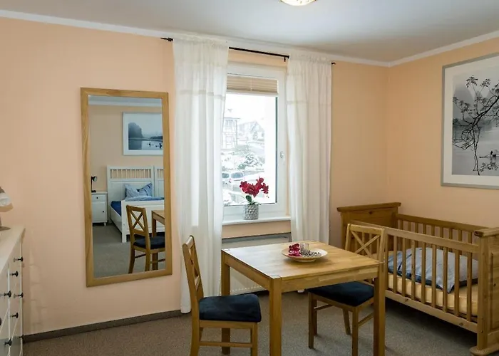 Semesterbostad With 8 Bedrooms