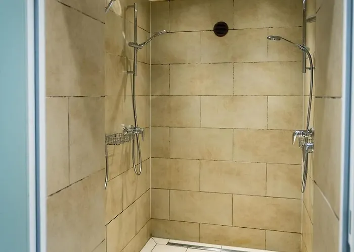 Semesterbostad With 8 Bedrooms